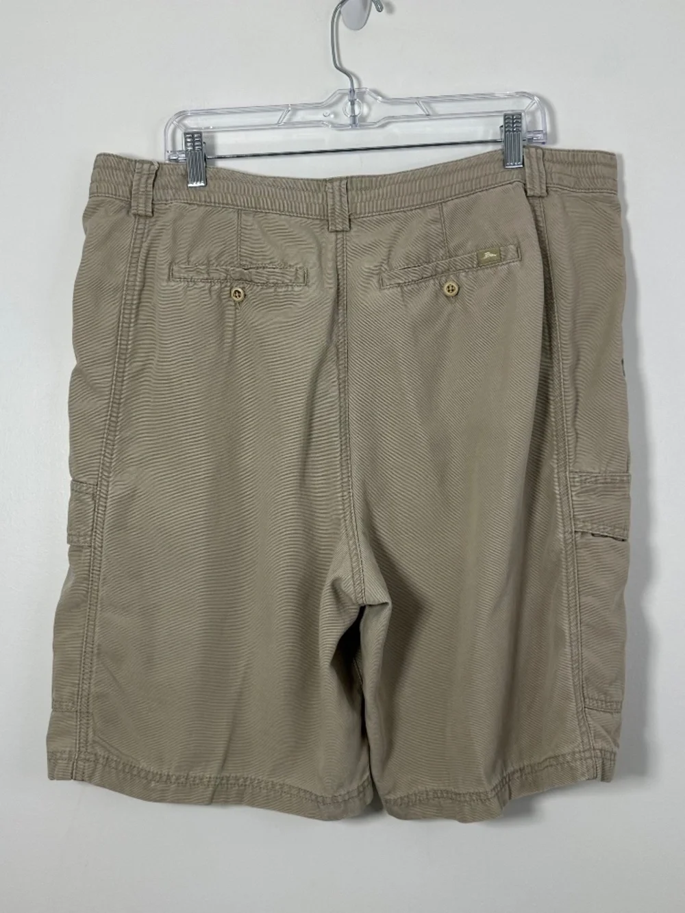 Tommy Bahama Relax Shorts Men’s Size 38 Beige Cargo Pockets Flat Front Outdoor - Picture 2 of 9